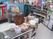 Homem persegue ex-companheira, a executa dentro de mercearia de bairro e comete suicídio em seguida em Santo Domingo Este (República Dominicana)